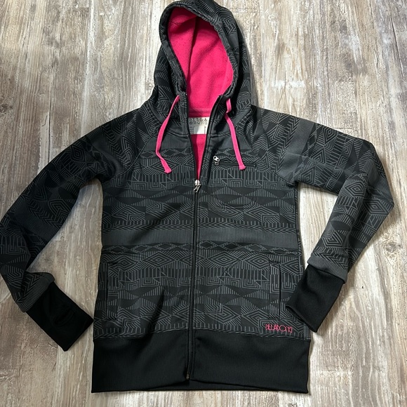 Billabong - Picture 1 of 7